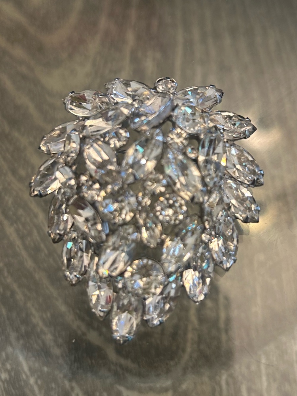 Vintage Weiss signed large rhinestones brooch featuring a leaf layer design